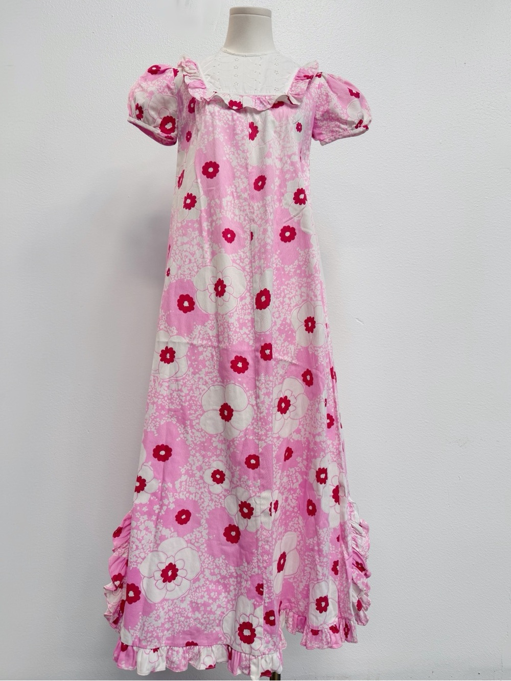 Vintage Waltah Charke’s Hawaiian Pink Floral Maxi Dress with Red Accents